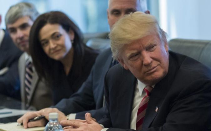 Trump se reúne con los CEO de Apple, Amazon, Google y Microsoft