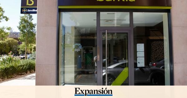 La digitalización acelera el cierre de oficinas en Bankia | Banca