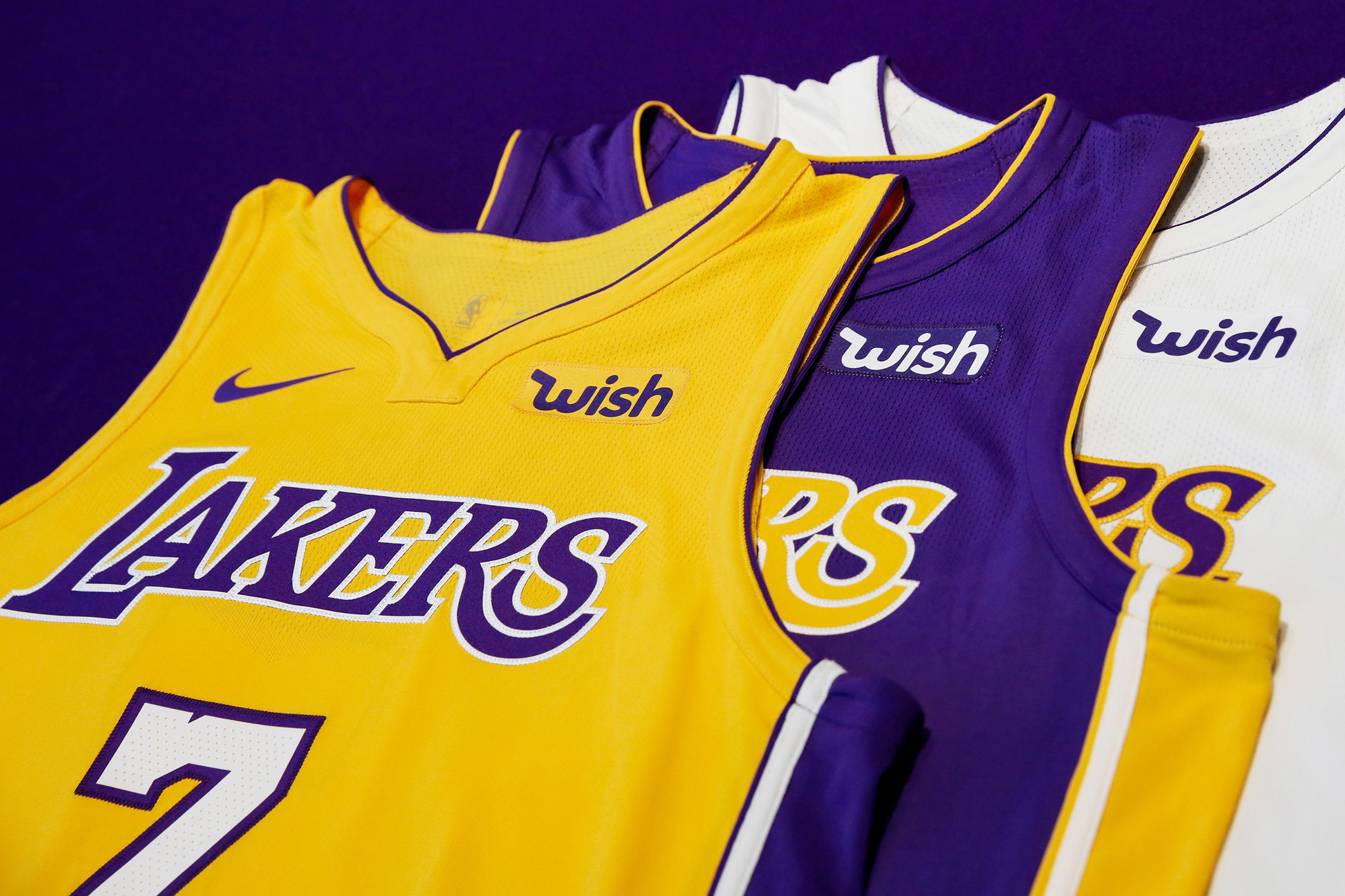 Josh Kushner y Bob Iger comprarán Los Angeles Lakers por 12.000 millones de dólares
