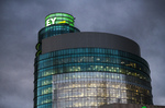 EY incorpora a 1.178 profesionales en sus oficinas en España