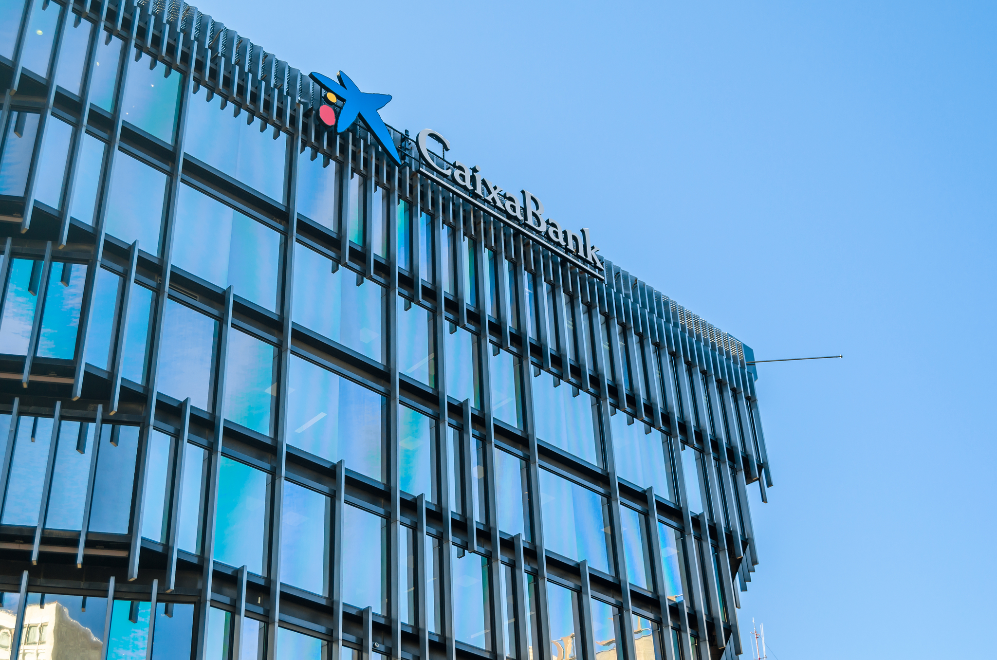 CaixaBank Extends Google Cloud Partnership Through 2033