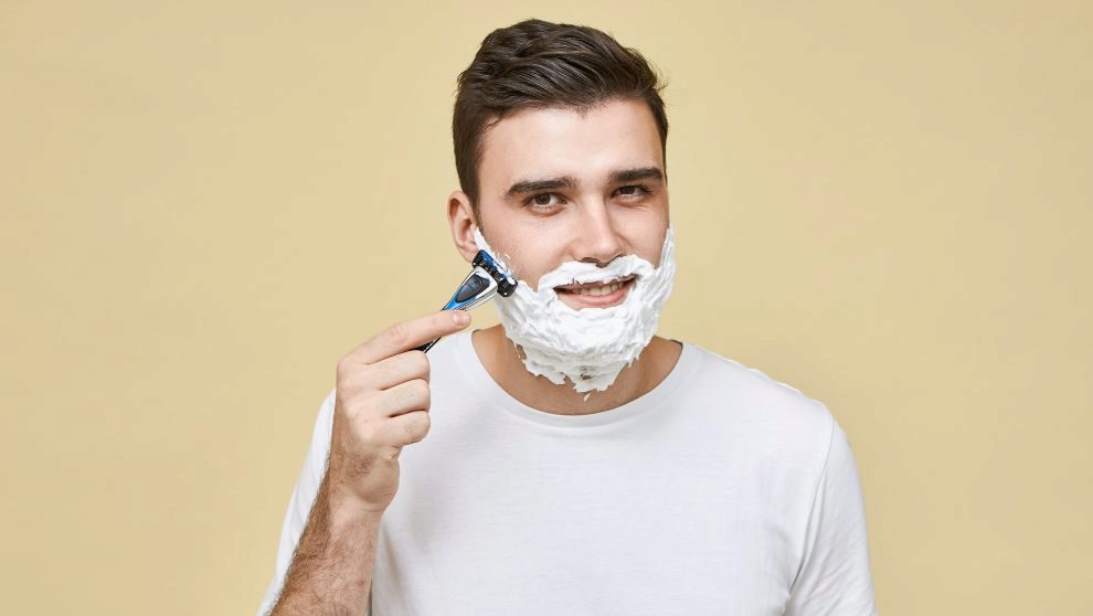 el bigote es bueno rasurarse el rostro
