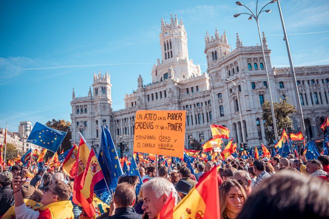Cientos de miles de personas se congregan en Cibeles en una nueva ...