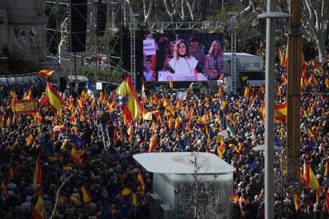 Decenas de miles de personas secundan la cuarta protesta del PP contra ...