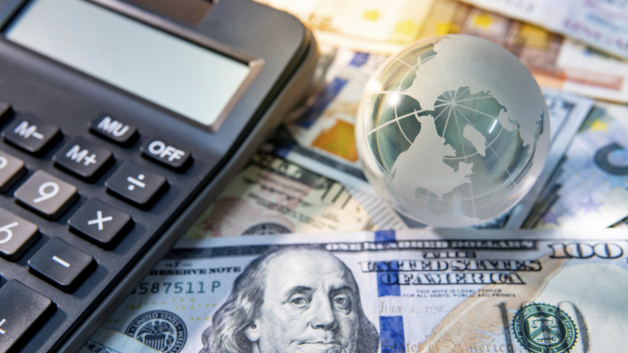 Las fluctuaciones cambiarias reflejan la idea de que la pol&iacute;tica de EEUU debilitar&aacute; el crecimiento.