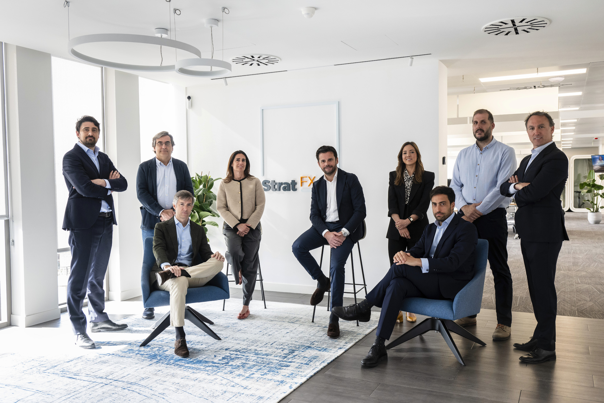 De izquierda a derecha: Joaqu&iacute;n Campillo, ventas senior; Santiago Borges, director financiero; Jaime El&oacute;segui, responsable de Control Interno; In&eacute;s Turell, responsable de Administraci&oacute;n; Xavier Carratal&aacute;, CEO; Mar&iacute;a San Mart&iacute;n, responsable de Riesgos; Pablo Lanza, ventas senior; Miguel Fern&aacute;ndez, responsable de Sistemas; e &Iacute;&ntilde;igo Escudero, responsable de Riesgos.