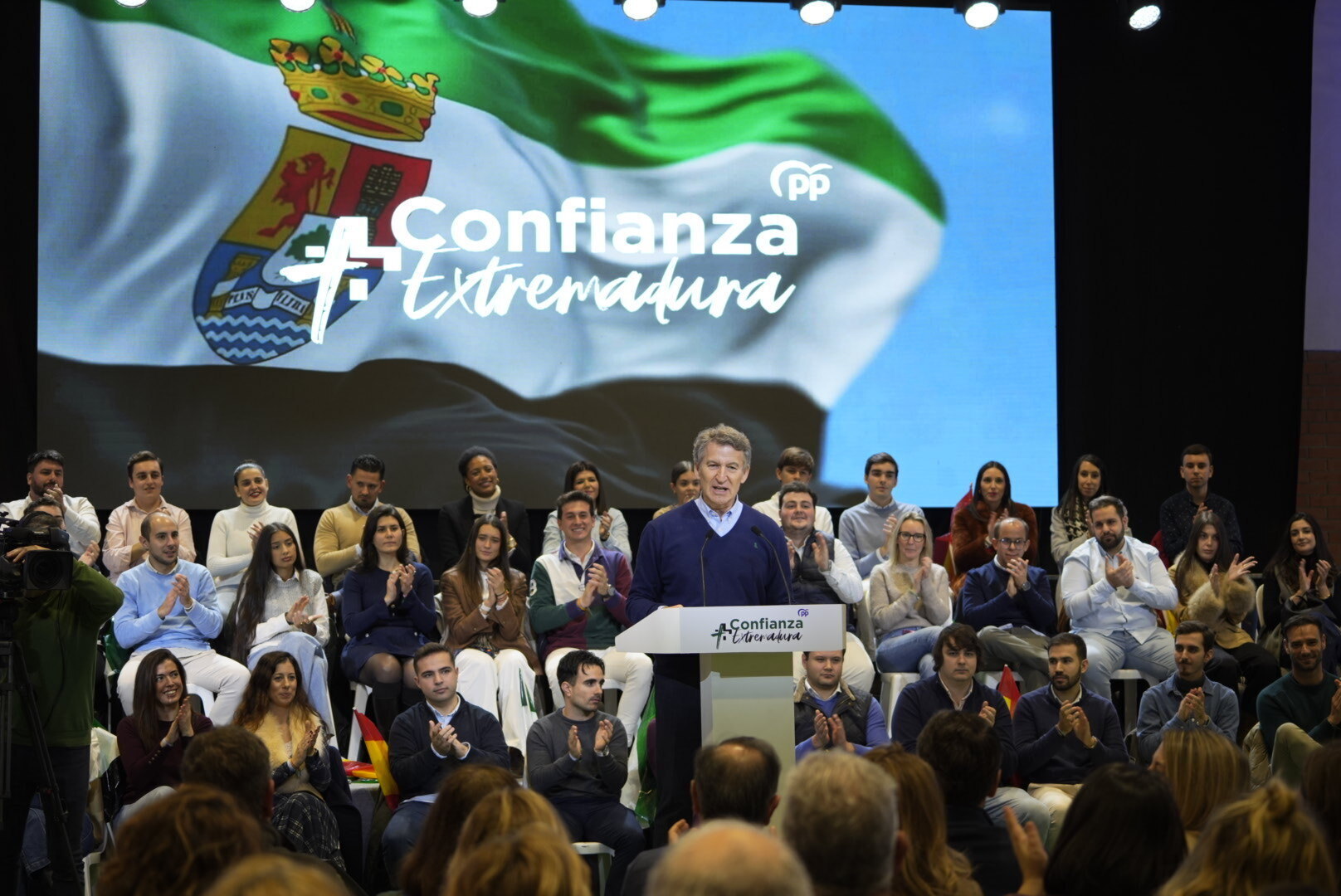 El PP gana las elecciones en Extremadura pero depende de Vox y el PSOE ...