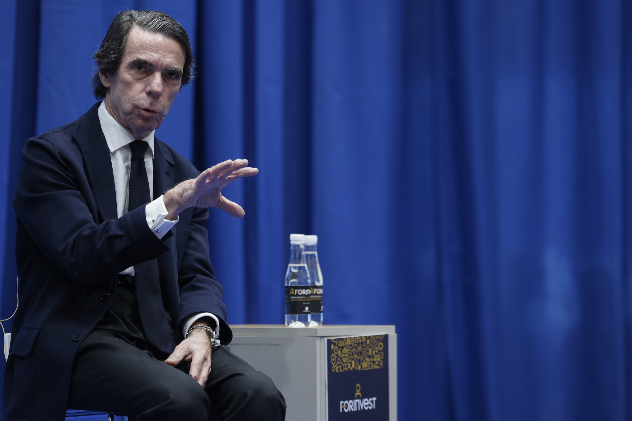El expresidente del Gobierno y presidente de la Fundación FAES, José María Aznar, durante la ponencia 'Geoestrategia en el nuevo desorden mundial', hoy en Valencia.