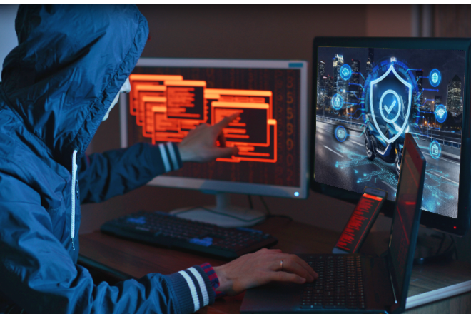 RACE abre el mercado del ciberseguro para motos en España con la primera póliza específica