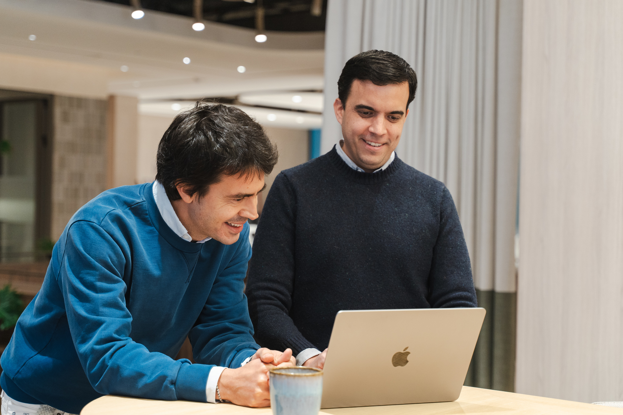 Patrik Bergareche y Javier Escribano, fundadores de Punto.