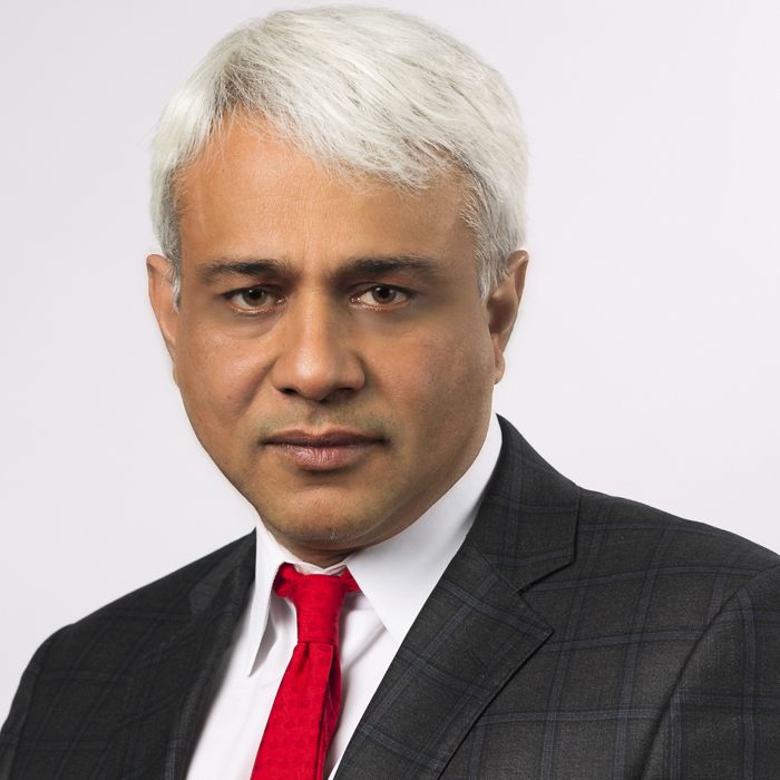 Mahesh Aditya, consejero delegado de Santander UK.