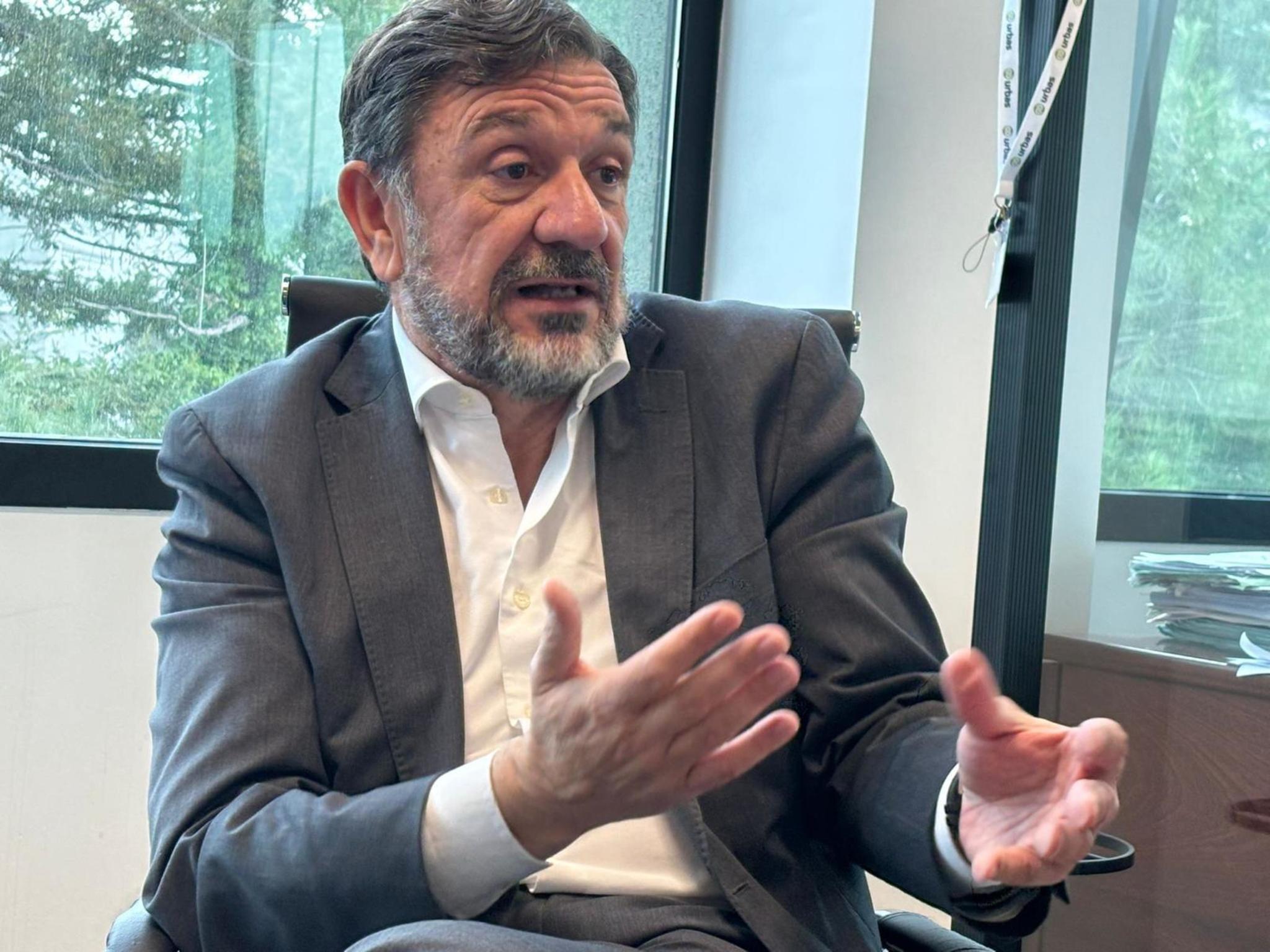 Urbas ficha a Crowe para defender su plan de viabilidad