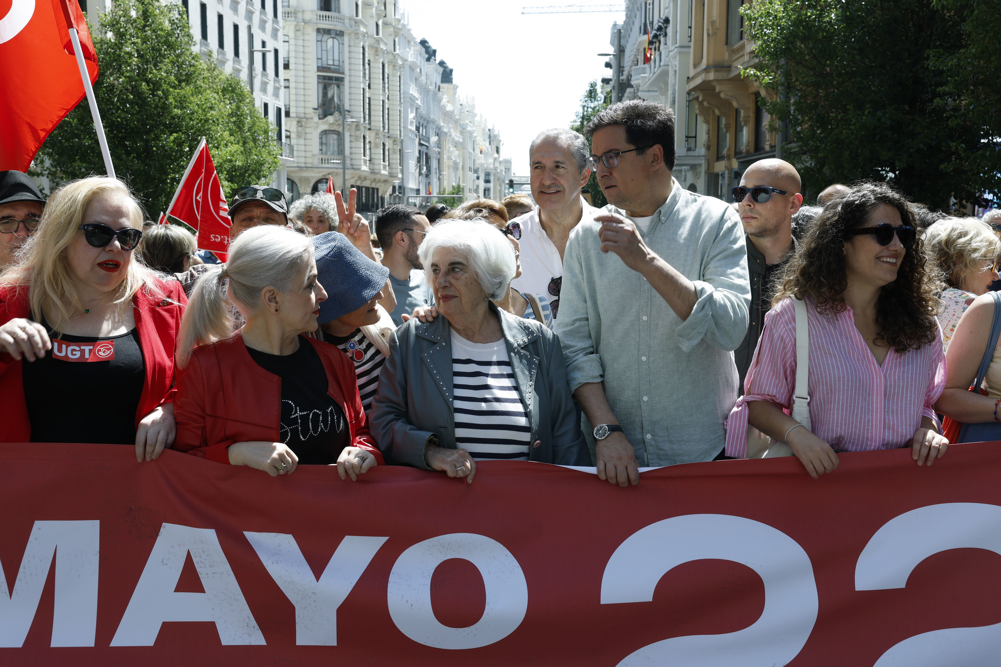 Miles de personas claman en Málaga por salarios dignos y vivienda asequible en un Primero de Mayo marcado por la campaña electoral andaluza — image 4