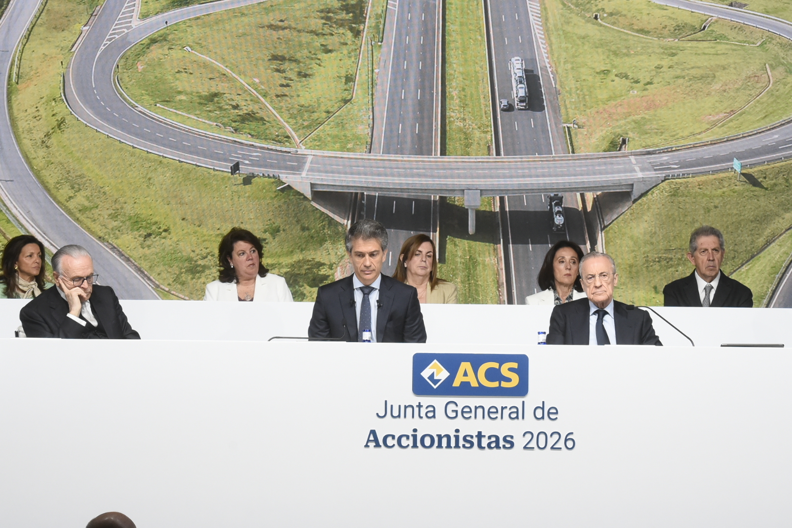 ACS estudia un 'split' de acciones ante el fuerte crecimiento del valor en Bolsa