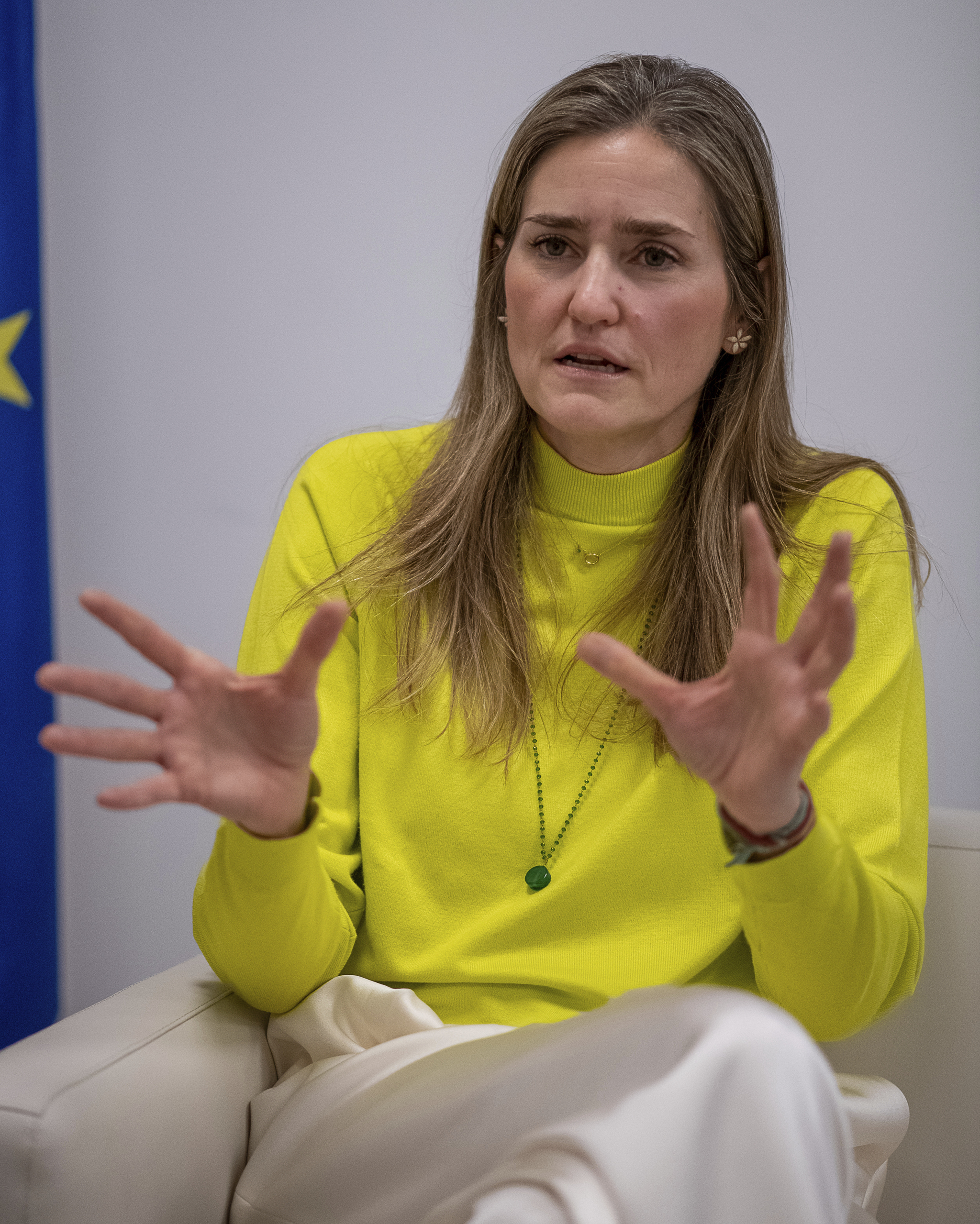 El Gobierno estrecha el cerco a Repsol, Moeve y BP para vigilar sus precios