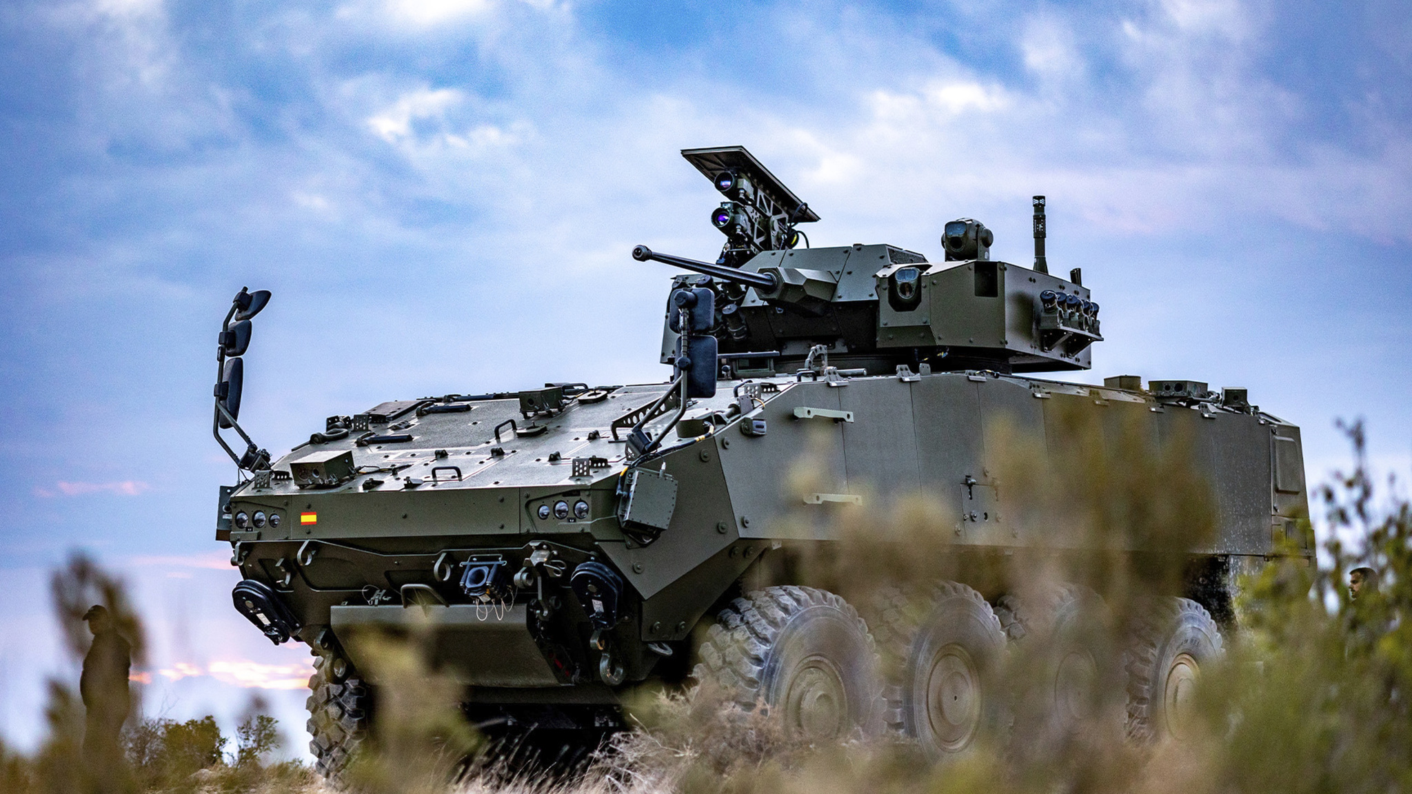 Indra ultima un acuerdo con Rheinmetall y MAN para usar sus plataformas en contratos valorados en 3.000 millones