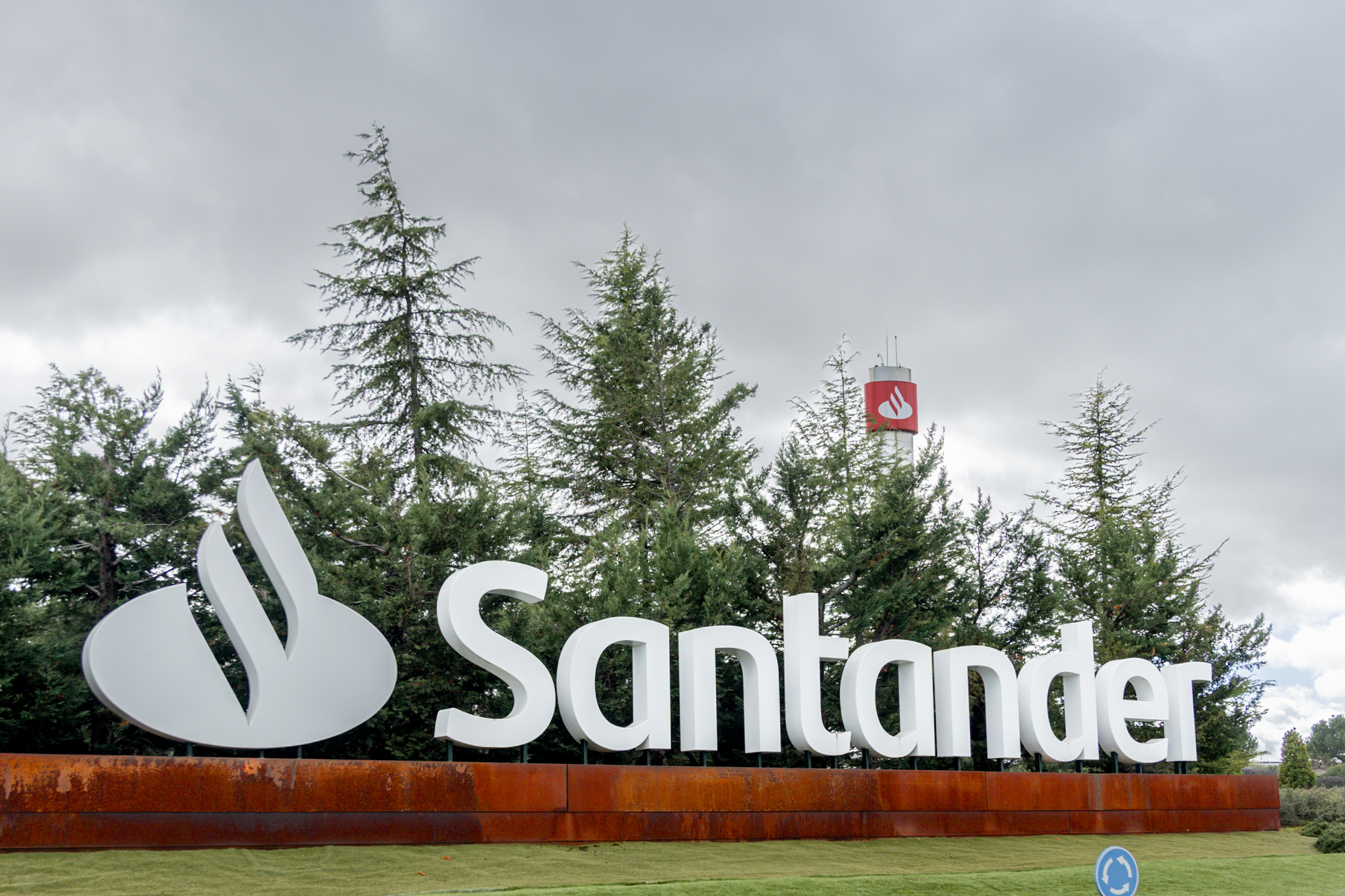 Santander negocia con los sindicatos un plan de prejubilaciones