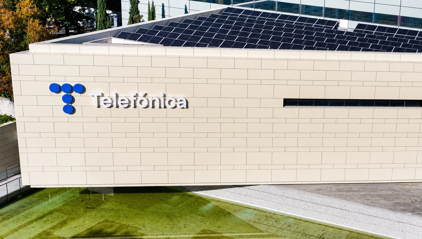 BlackRock sube la apuesta a máximos en Telefónica