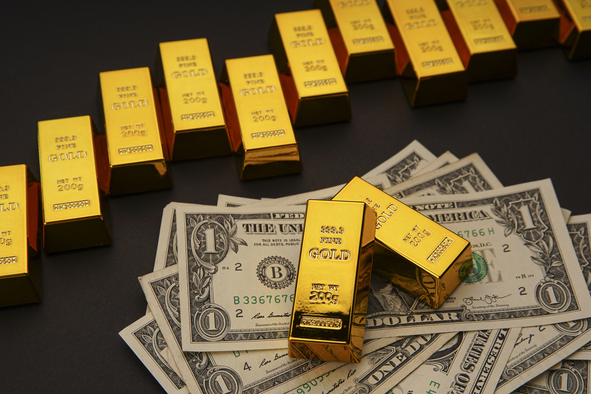 El oro desafía al dólar en reservas bancarias
