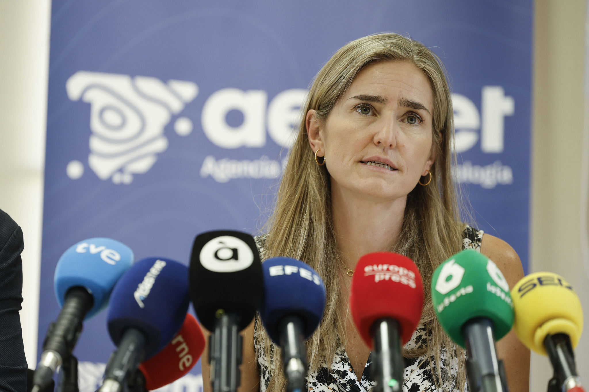 La vicepresidenta del Gobierno y ministra para la Transici&oacute;n Ecol&oacute;gica y el Reto Demogr&aacute;fico, Sara Aagesen, en la sede de la Aemet en Valencia.