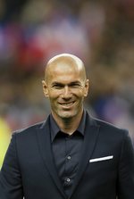 Zidane asume el mando de la selección francesa con la misión de destronar a España