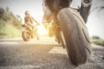 El motorista español mejora un hábito clave... pero suspende en otro