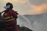 Doce pueblos evacuados y otros dos confinados por el incendio en Zamora