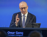 Genç liga la reorganización de BBVA a la necesidad de contar con "nueva energía"