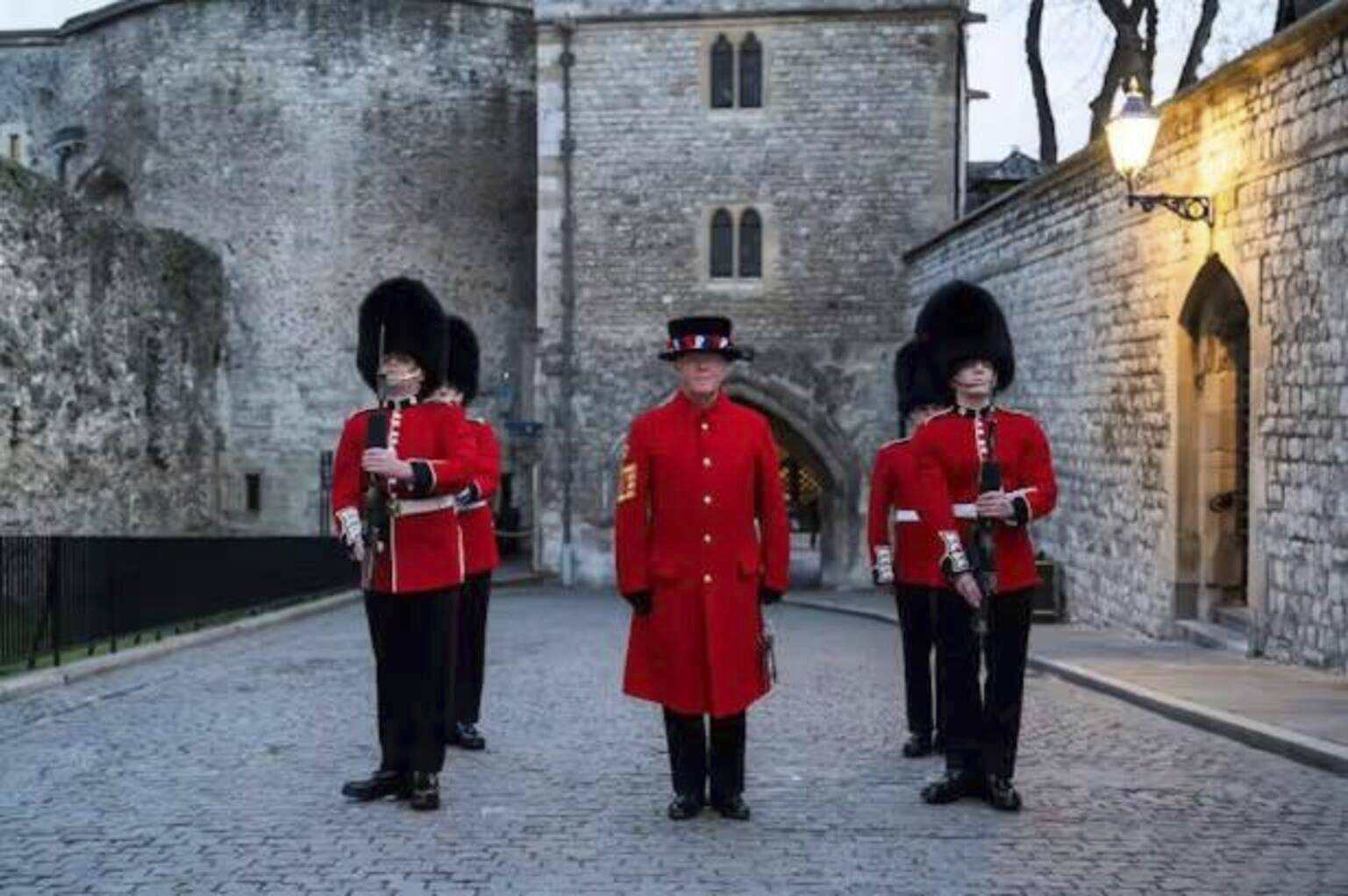 Ceremonia del cambio de llaves en la Torre de Londres.