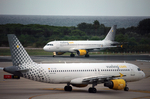 Vueling y WizzAir tiran del récord de pasajeros del Prat