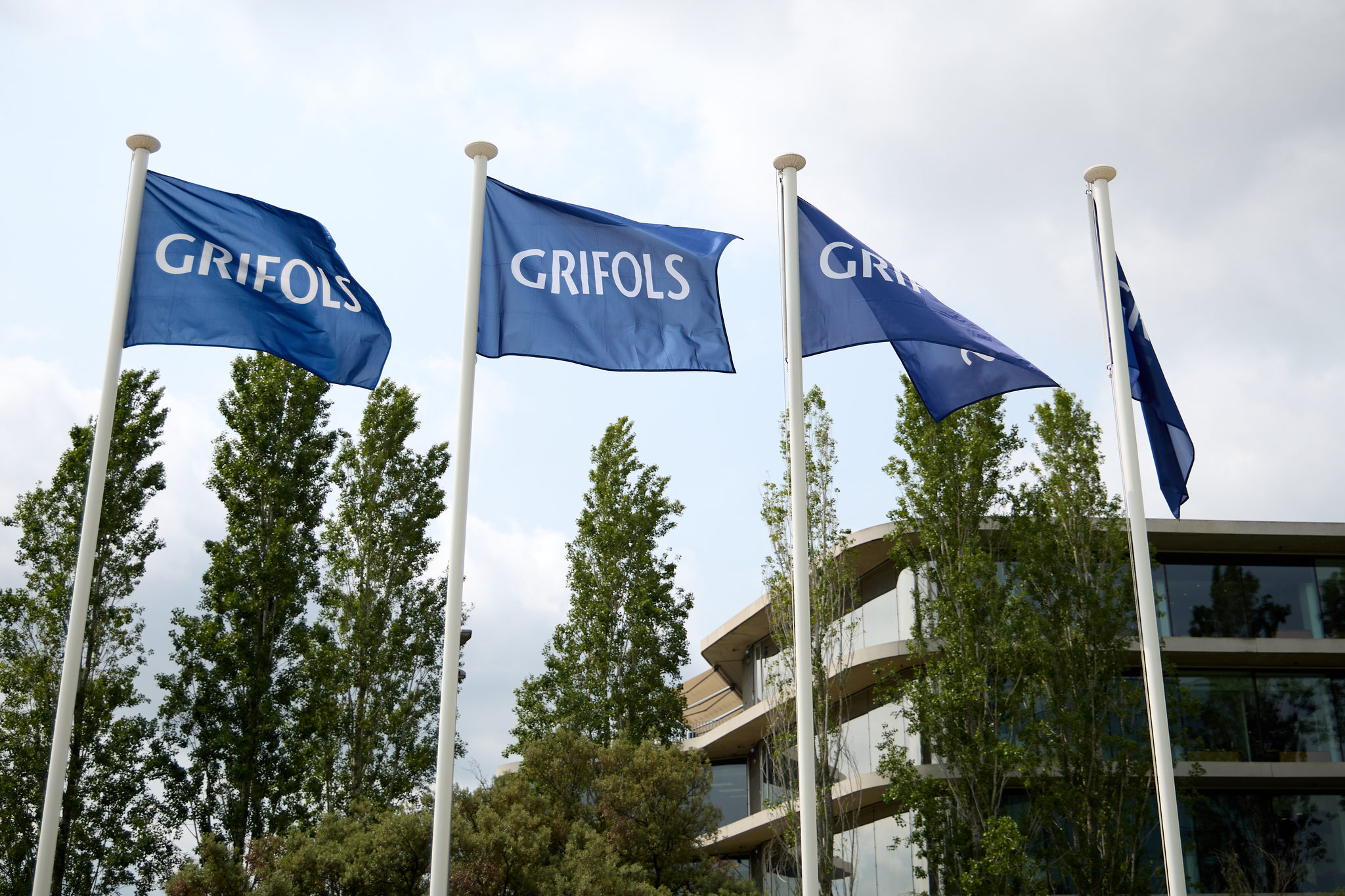 Grifols, Solaria y Cellnex, los rezagados del Ibex con más potencial