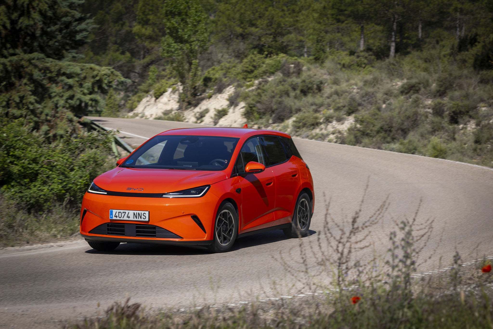 El BYD Dolphin G DM-i es el h�brido enchufable m�s asequible del mercado.