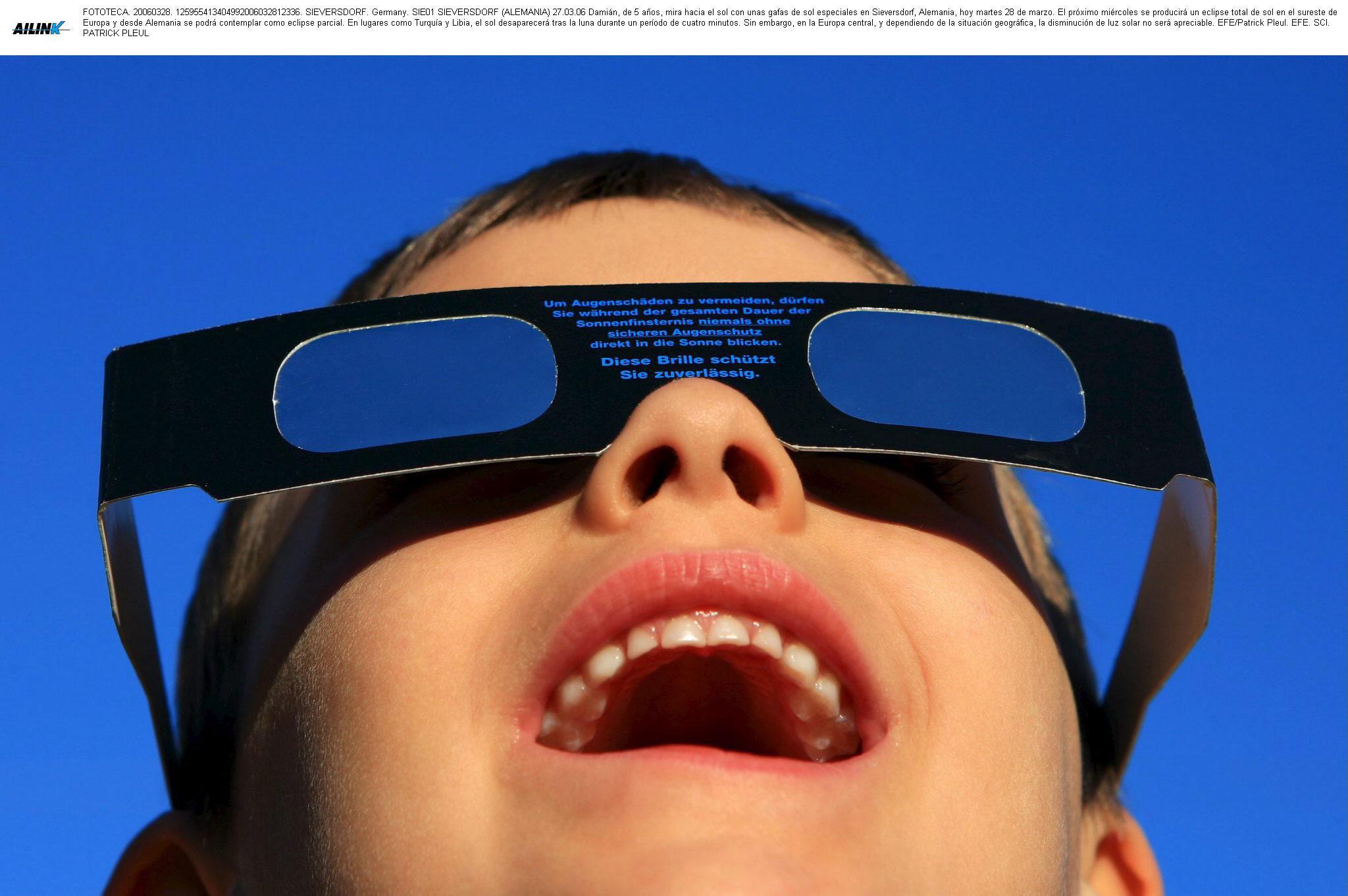 Retiran seis modelos de gafas para el eclipse por riesgo de lesiones oculares