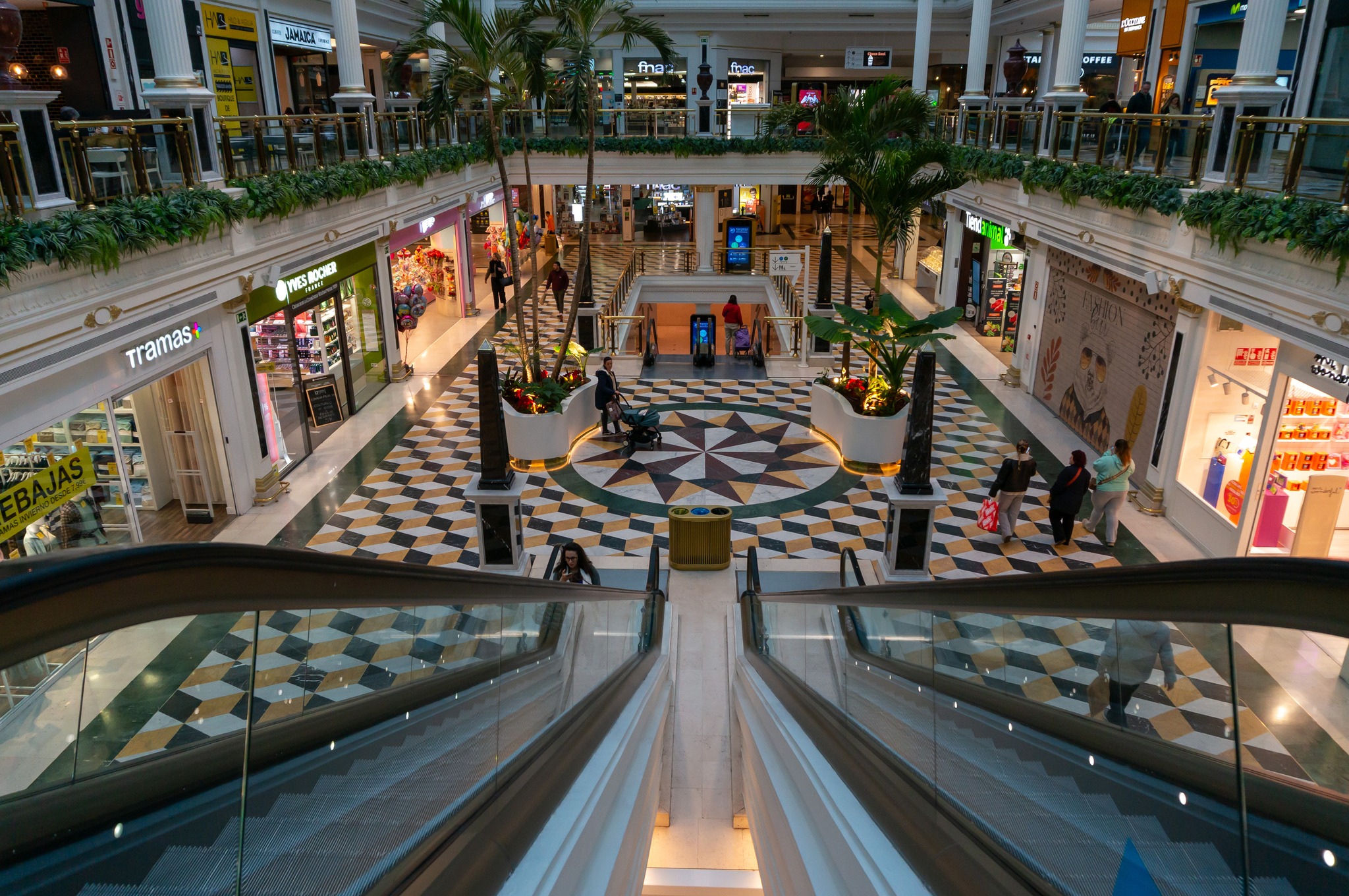 Norges, Vukile, Nepi y Rivoli llevan a récord a los centros comerciales