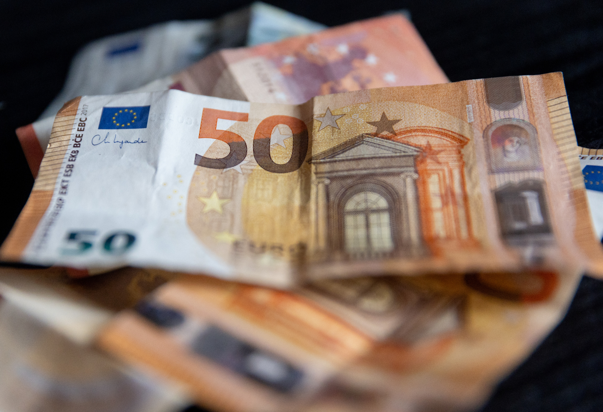 España mantiene un uso del efectivo por encima de la media europea