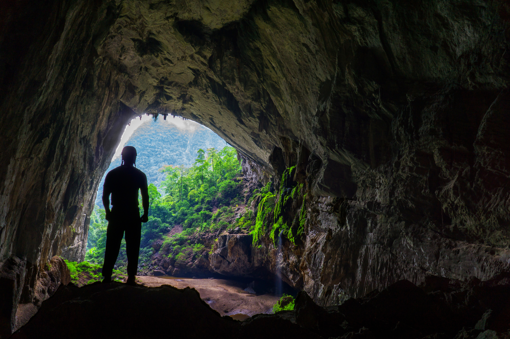 Cinco profesionales veteranos recorrer�n Vietnam combinando disciplinas de alta exigencia como el trekking, la bicicleta, el paddle SUP, el r�pel y la espeleolog�a.