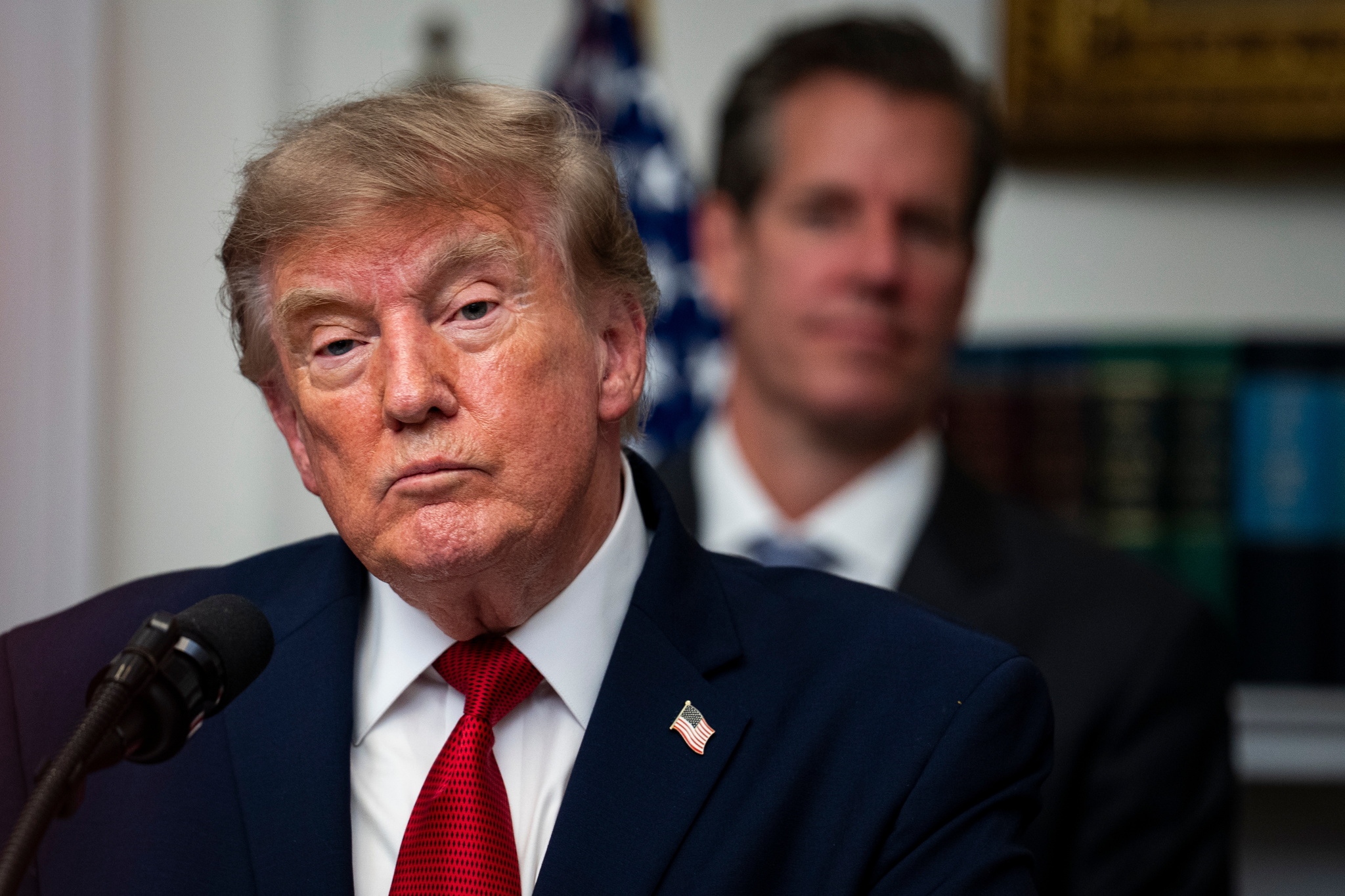 Trump redobla la amenaza económica a Irán y el petróleo sube a 94 dólares