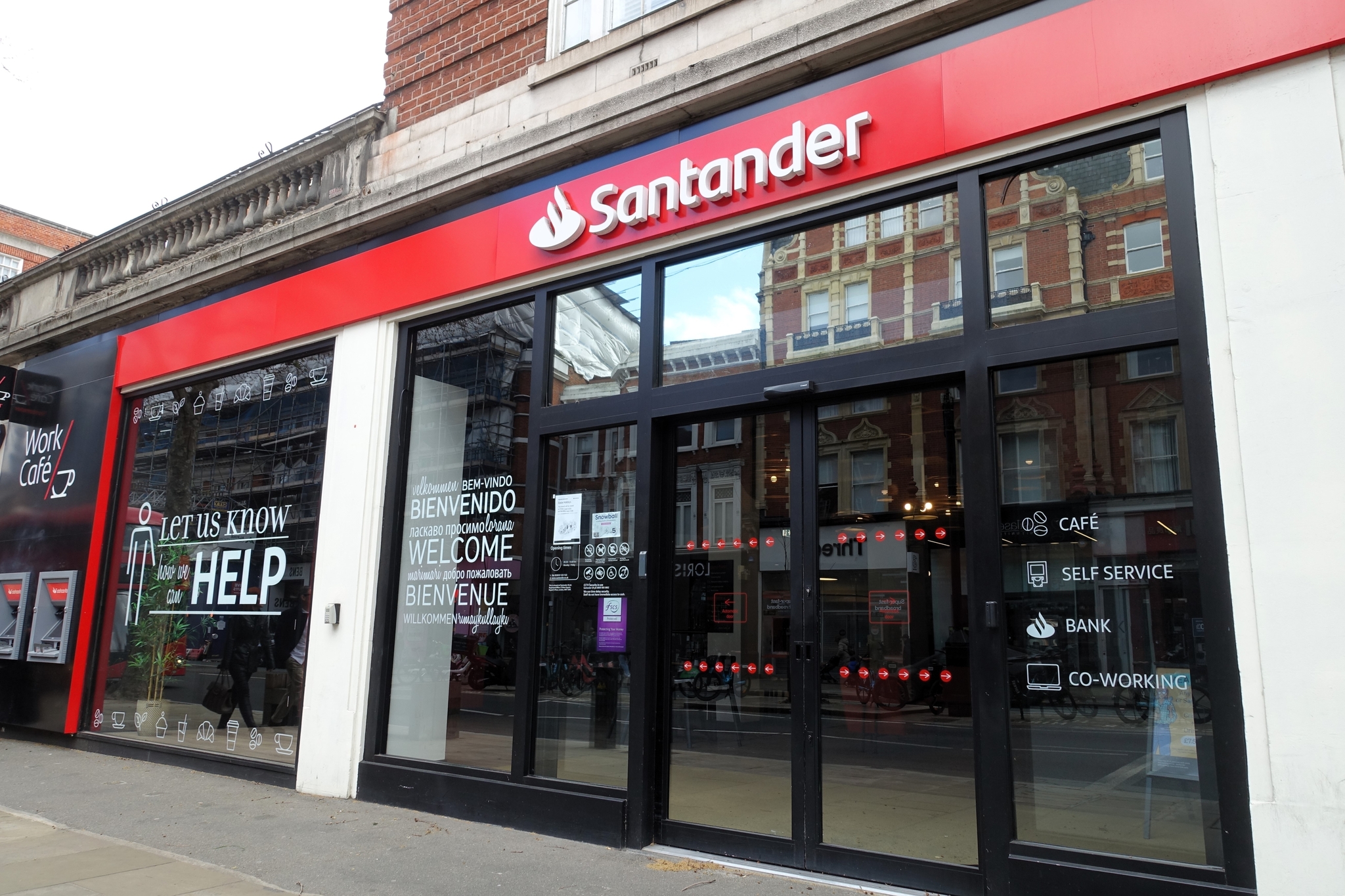 Santander UK prevé cerrar oficinas de TSB a partir de 2028