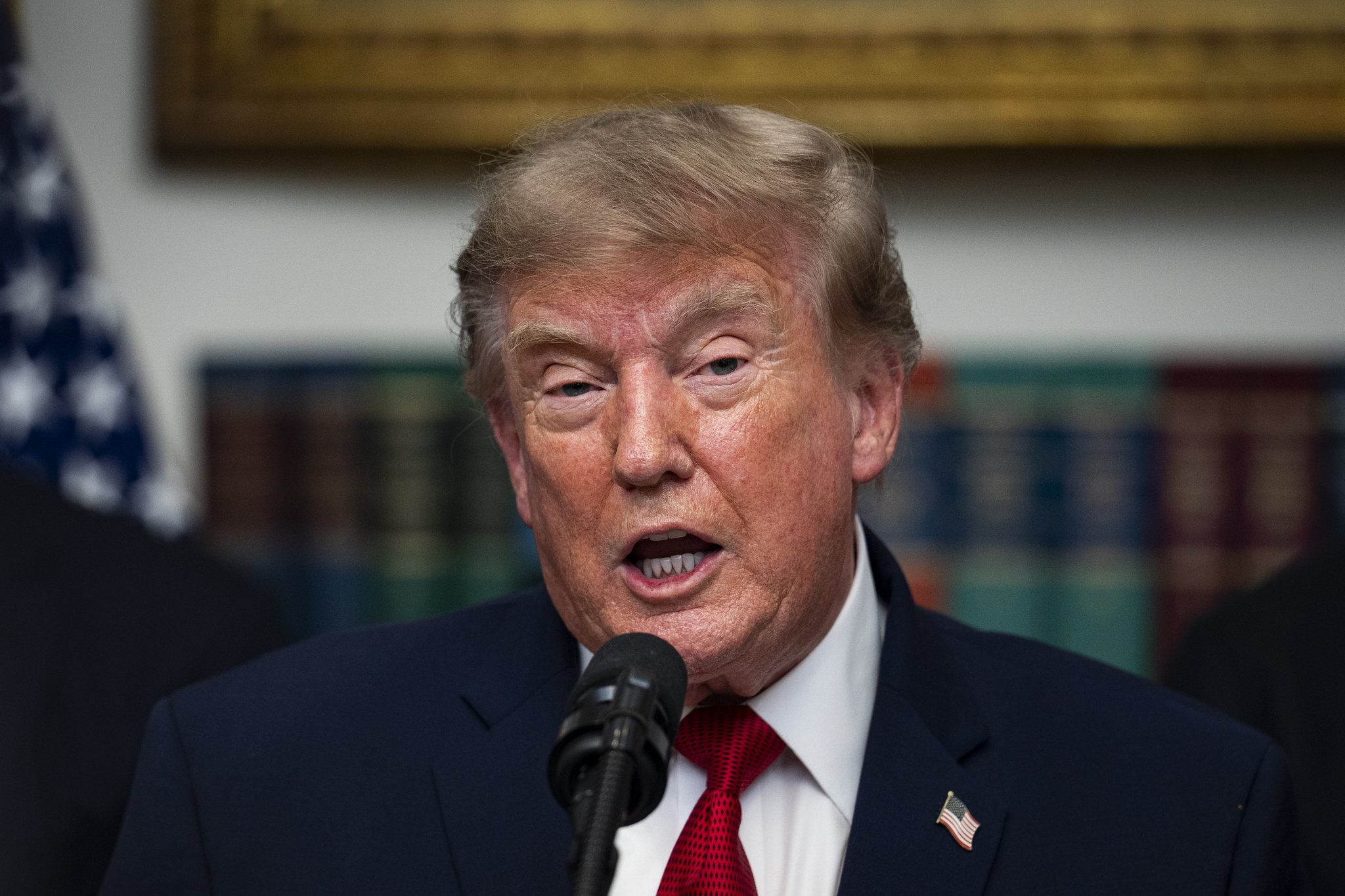 Trump anuncia que elevará al 50% los aranceles sobre el acero y los automóviles de Canadá