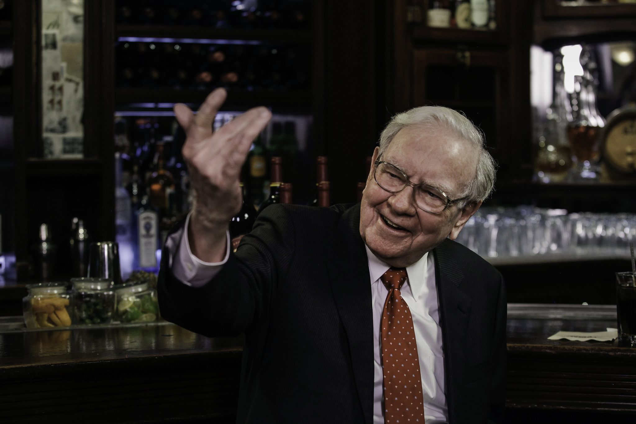 Buffett sale del seguro de los altos cargos de Adif