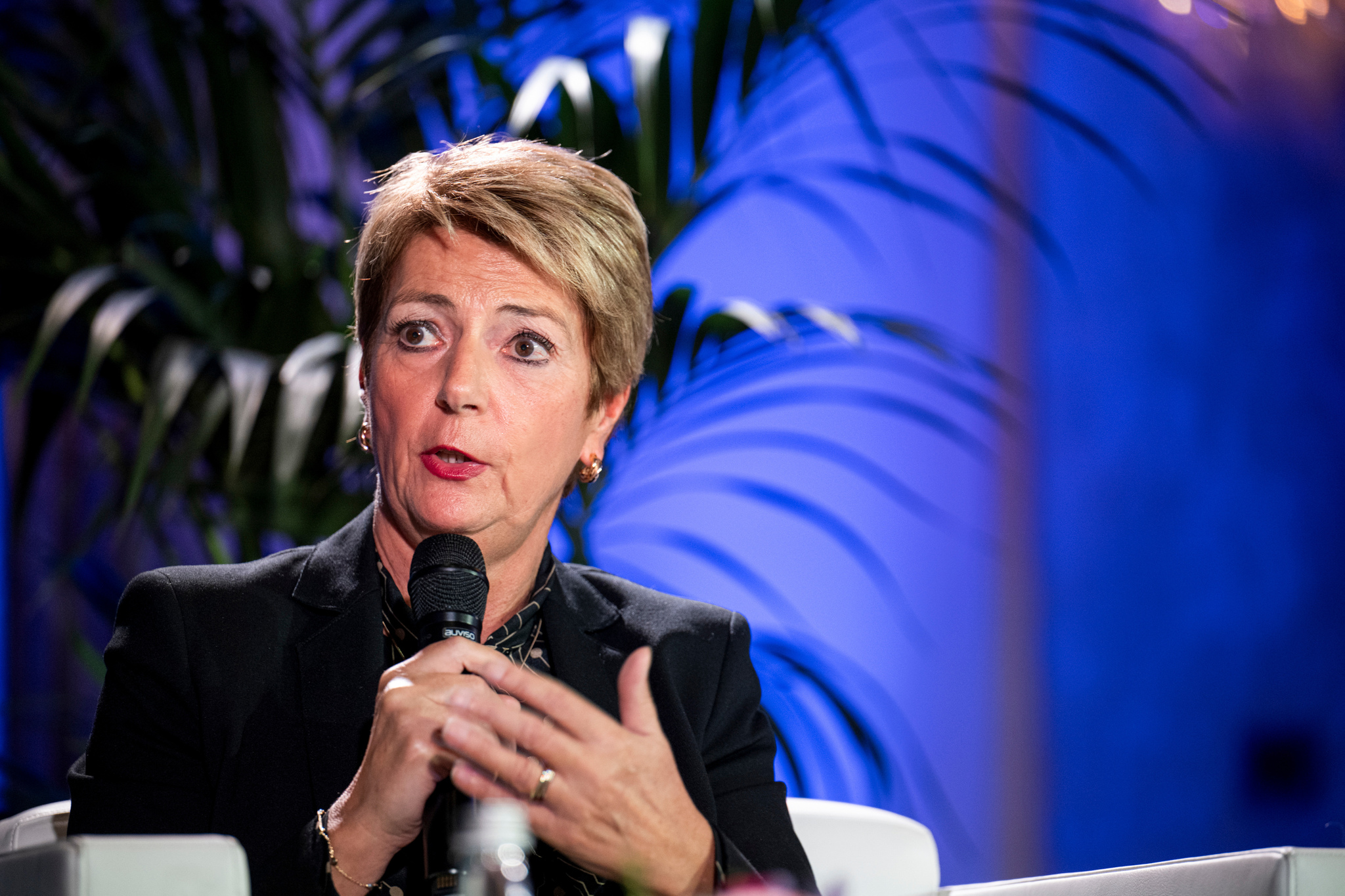 Karin Keller-Sutter, ministra de Finanzas del Gobierno suizo, está en contra del uso de CoCos por parte de UBS.