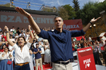 Pedro Sánchez promete "reforzar y mantener" los decretos de vivienda