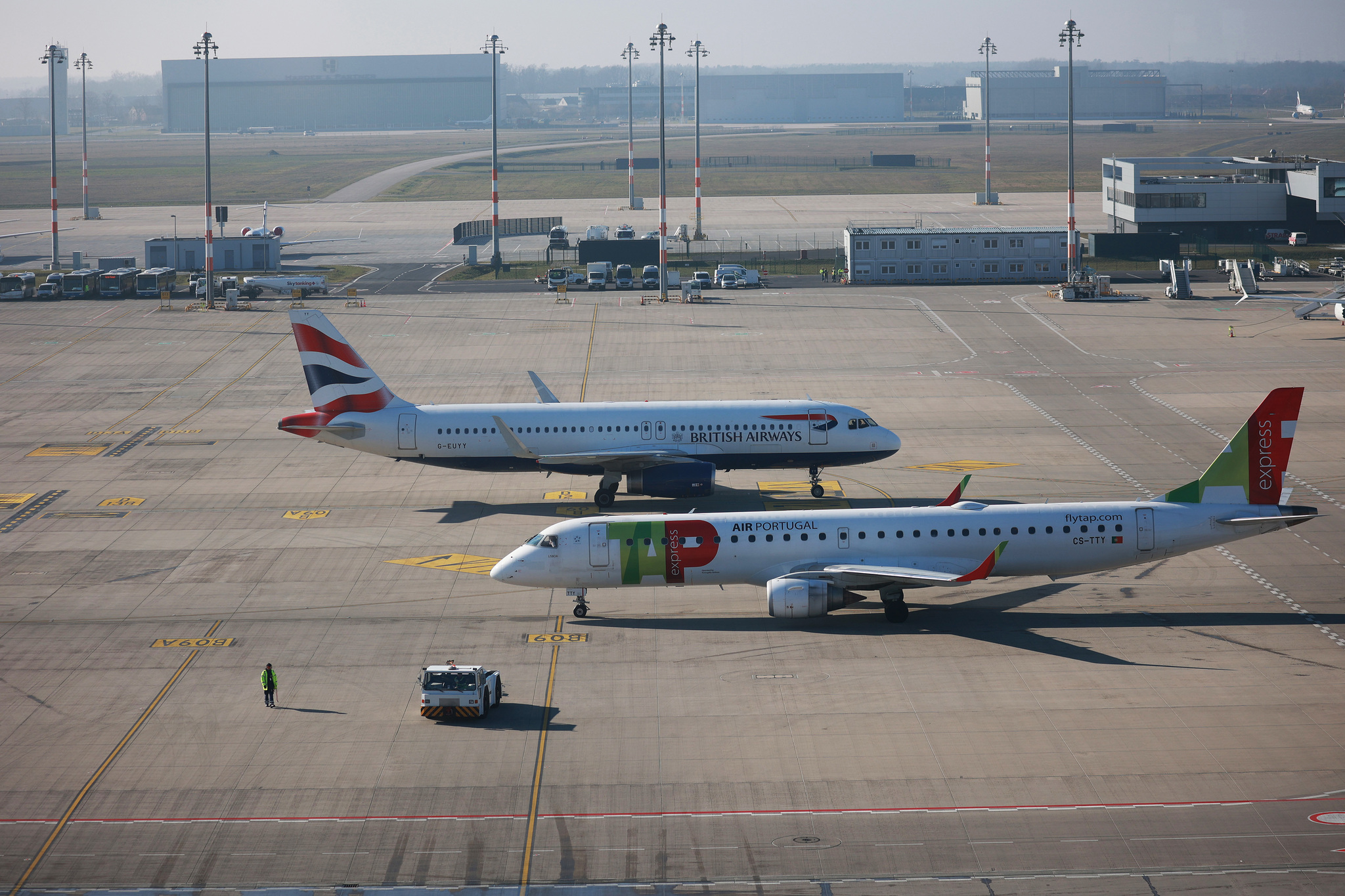 La portuguesa TAP y British Airways continuarán compitiendo en grupos rivales.