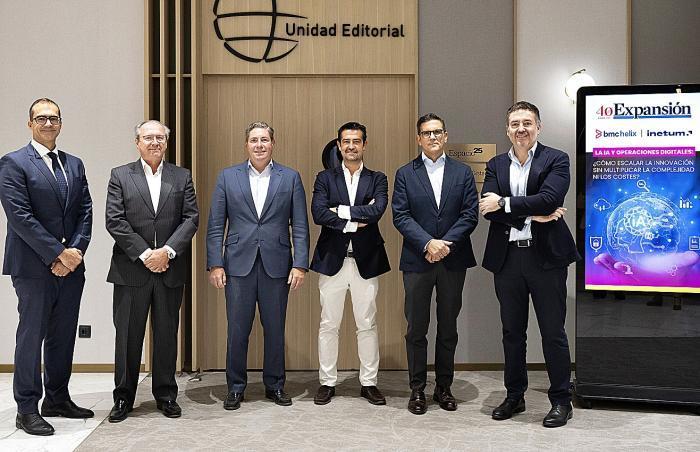 De izquierda a derecha: Manuel Barroso (Inetum), Alfonso Lucio-Villegas (VEIASA), José Carlos Orozco Tejero (ASISA), Carlos Sánchez (BMC-Hélix), Pedro del Castillo Martínez (Enagás) y José Miguel Durán (Bankinter).
