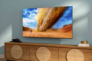 Vuelve LaLiga en agosto y PcComponentes lo celebra con el precio más bajo de su historia en esta Smart TV con barra de sonido incluida
